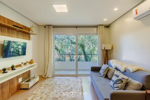 Appartamento Basic | Area soggiorno | Smart TV 32 pollici con canali digitali