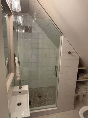 Shower, hair dryer, towels - Chic Mountain Loft • Breathtaking Views (Provo Canyon)