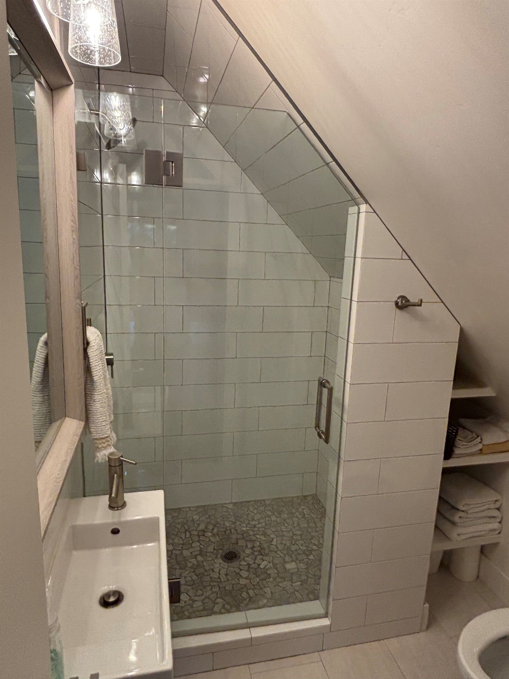 Bruser, hårtørrer, håndklæder