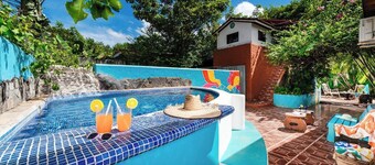 Peaceful 3BR beach retreat w/ private pool, fast WiFi, & AC. Walk to Playa Junquillal. Includes detached casita.