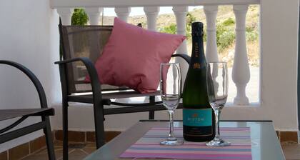 Rural Retreat with stunning mountain views, only 25 minutes from the beach.