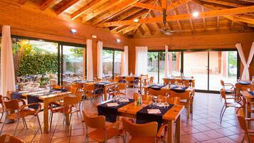 Mobile Home | Dining