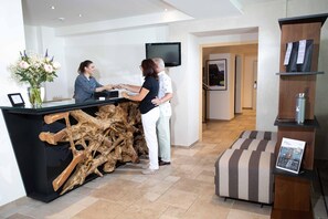 Apartment | Reception