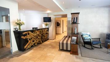 Apartment | Reception