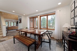 Dining - Custom Home with Large Deck on an Acre - Amazing Views - 3 miles to Purg (Durango)