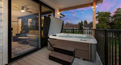 New Listing! Stylish Après-Ski Stay | Walk to Shuttle + Hot Tub
