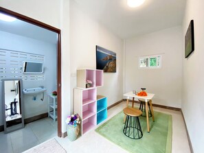 Interior - Sleep great in silence room (Saraphi)