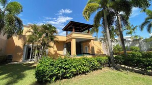 Unclassified image, 3 of 43, button - Tropical Luxury 4BR Pool Villa w Game Area (Pattaya)