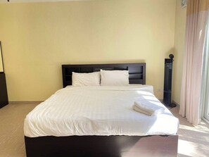 4 bedrooms - Tropical Luxury 4BR Pool Villa w Game Area (Pattaya)