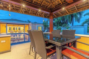 Villa, 4 slaapkamers, roken, privézwembad | Zwembad | Een buitenzwembad
