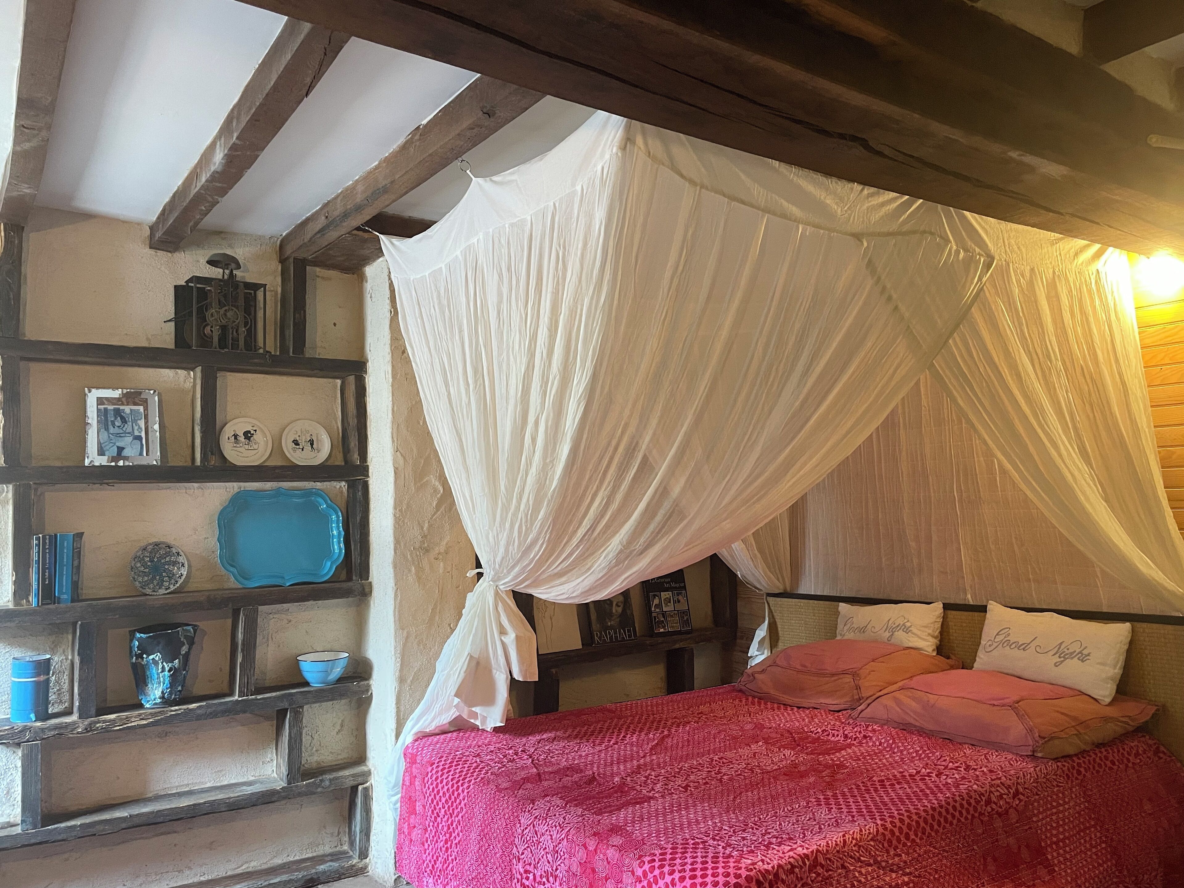 3 chambres, fer et planche à repasser, Wi-Fi, draps fournis