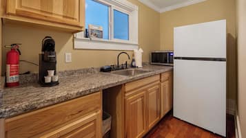 Fridge, microwave, coffee/tea maker