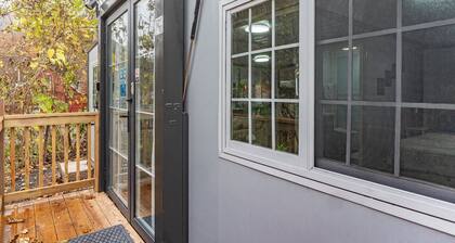 Modern Foldable Container Home • Unique Stay Near Pipestem Park