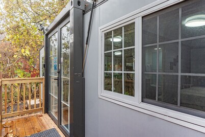 Modern Foldable Container Home • Unique Stay Near Pipestem Park