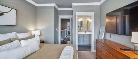 3 chambres, fer et planche à repasser, Wi-Fi gratuit, draps fournis
