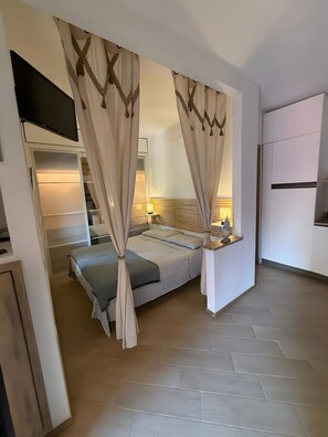 1 bedroom, bed sheets - Holiday Home 'Le Vele' with Shared Pool, Private Garden and Air Conditioning (Porto Istana)