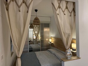 1 bedroom, bed sheets - Holiday Home 'Le Vele' with Shared Pool, Private Garden and Air Conditioning (Porto Istana)