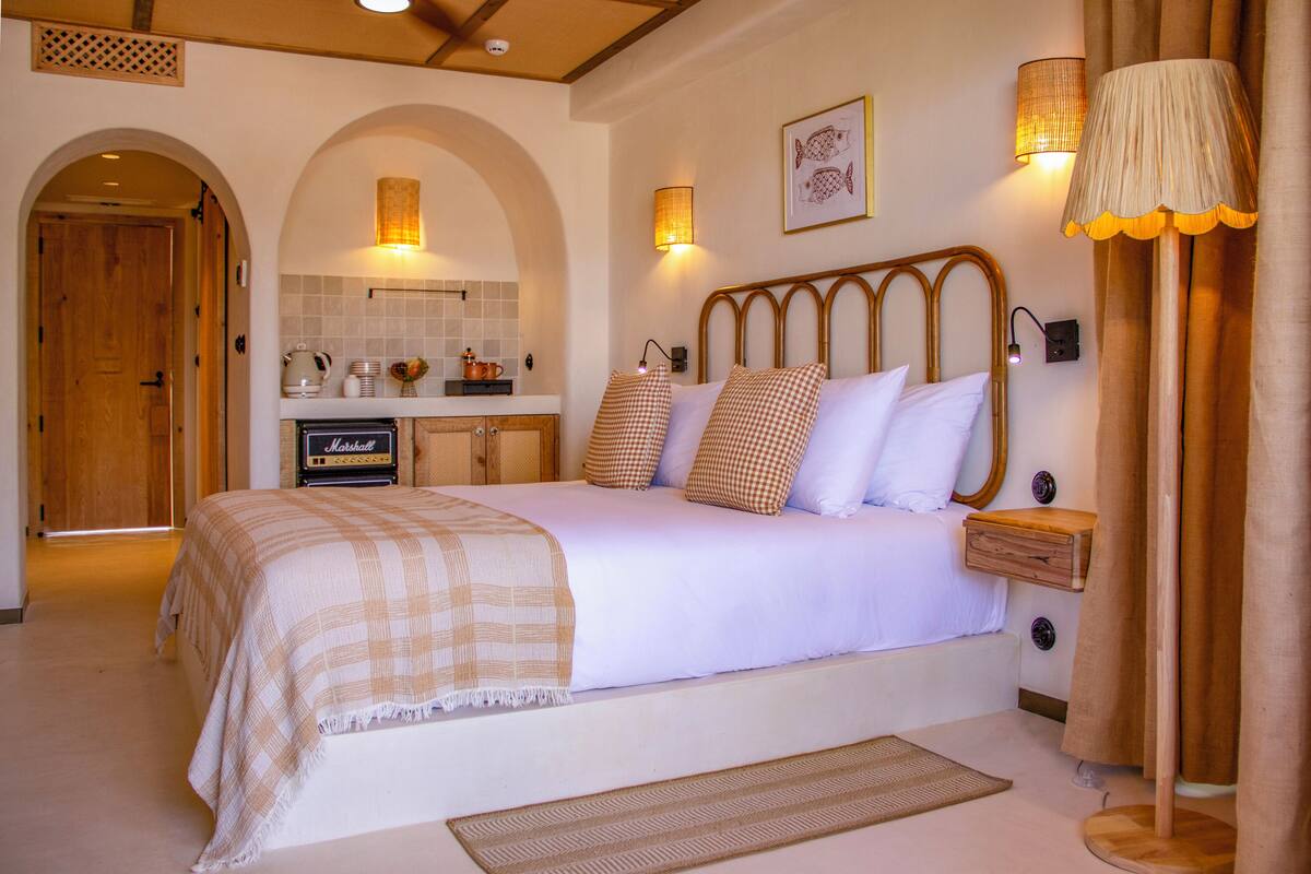 Premium Double Room, Balcony, Sea View | Iron/ironing board (on request), WiFi (free), bed sheets