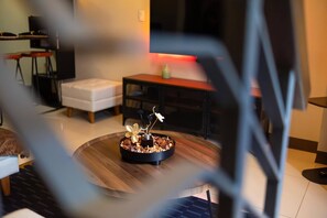 Apartment, 1 Bedroom, Balcony, City View | Living room - Luxury Cozy Stylish Loft in Makati (Makati)
