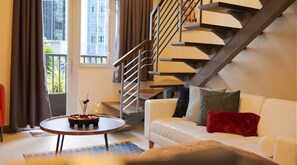 Lejlighed - 1 soveværelse - balkon - byudsigt | Opholdsområde