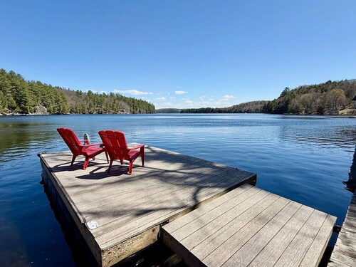 Bayside Retreat: Cozy Cottage w Stunning Lake View