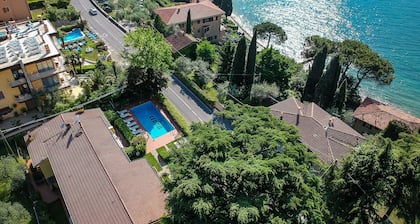 Residence Il Cedro APT 1-Pool and lake view, Residence Il Cedro APT 1 - Piscina e vista lago