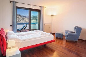 2 bedrooms, iron/ironing board, travel cot, WiFi