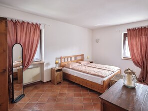 3 soverom, strykejern/-brett, reiseseng for barn og wi-fi