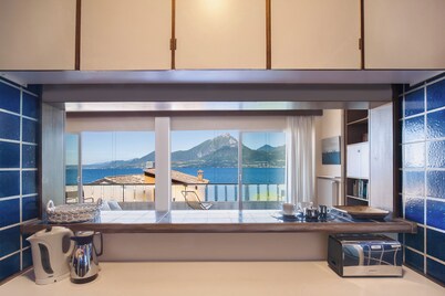 Casa Rolf - large apartment with lake view, Casa Rolf - grande appartamento vista lago