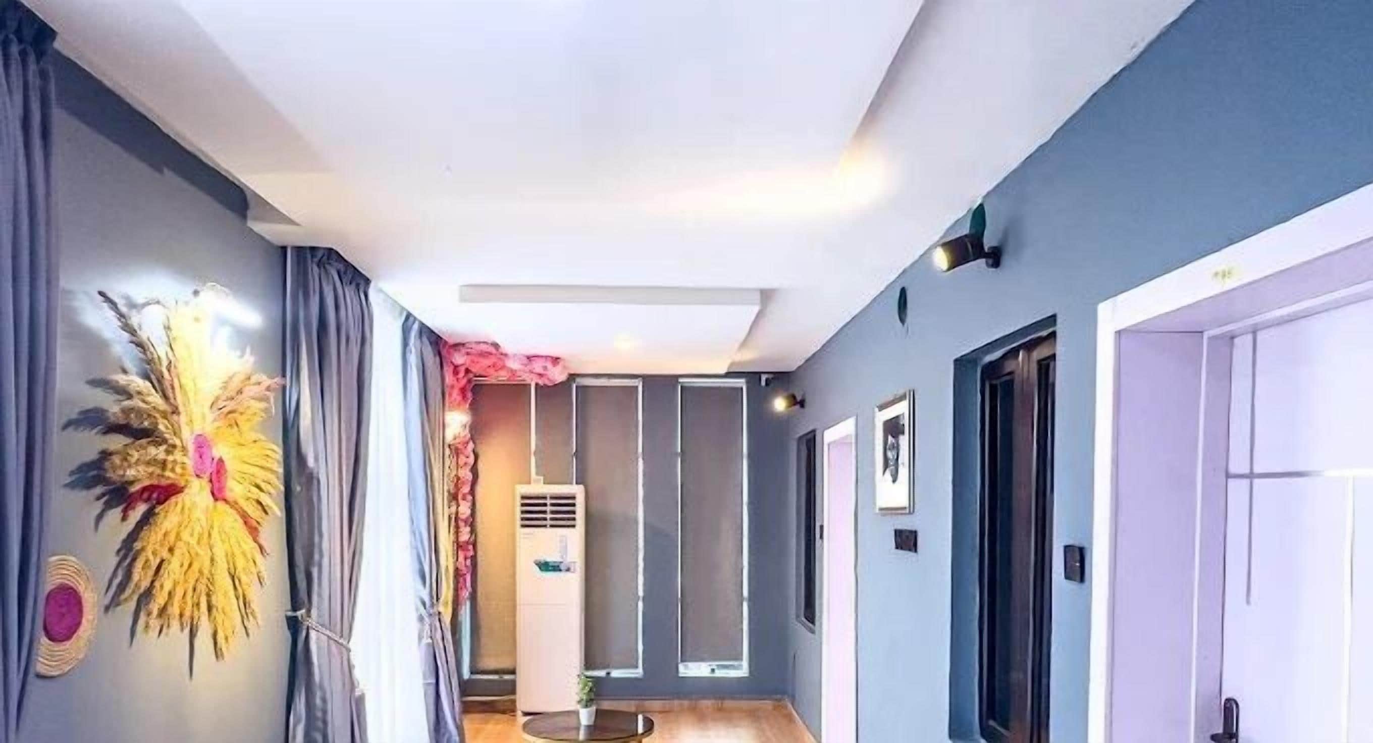 تفاصيل الفندق من الداخل