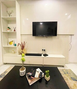 Family Apartment, Balcony, City View | Living area