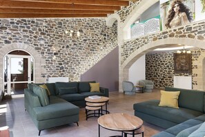 Villa | 7 bedrooms - Villa Pasiphae - With Private Heated Pool (Mylopotamos)