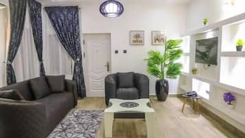 Economy Apartment, Balcony, City View | Ruang tamu