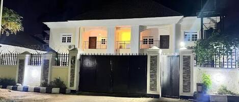 Fachada da propriedade