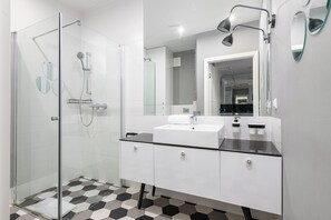 Apartment, Balcony | Bathroom