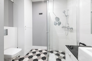 Apartment, Balkon | Badezimmer