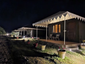 Tent, Mountain View | Meja, ruang kerja komputer riba