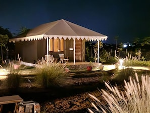 Tent, Mountain View | Meja, ruang kerja komputer riba