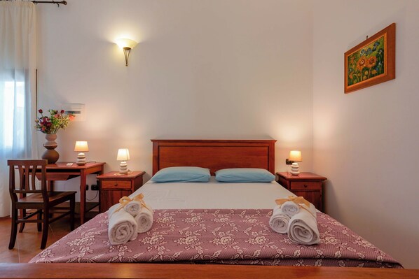 Quadruple Room, Balcony, City View | Desk, soundproofing, iron/ironing board, free WiFi