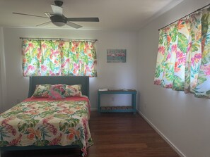4 bedrooms, WiFi, bed sheets, wheelchair access - San Bernard River House  4-BR, 3-B stunning river views, fishing pier, boat lift (Brazoria)