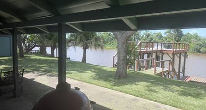 San Bernard River House 4-BR, 3-B stunning river views, fishing pier, boat lift