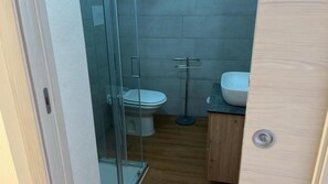Apartment, 1 Schlafzimmer, Balkon | Badezimmer