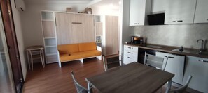 Apartment, 1 Bedroom, Balcony | Interior