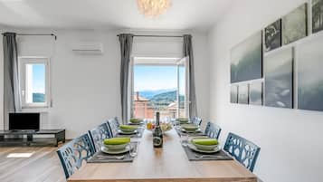 Family Villa, Multiple Bedrooms (Casa Tramonti) | Tempat makan