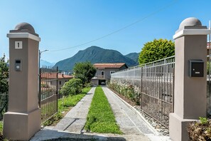 Entrada al alojamiento