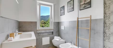 Villa Familiale, plusieurs chambres (Casa Tramonti) | Salle de bain