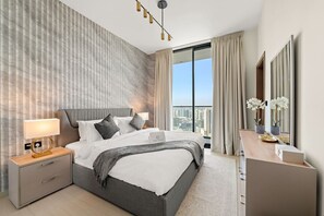 3 habitaciones, tabla de planchar con plancha, wifi y ropa de cama