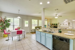 House (5 Bedrooms) | Interior - Group-ready Getaway in North Houston! (Houston)