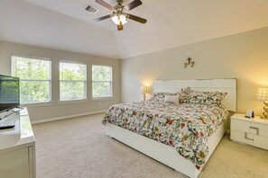 House (5 Bedrooms) | Interior