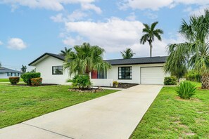 House (2 Bedrooms) | Interior - 4 Mi to Dtwn Cape Coral: Home w/ Pool & Patio (Cape Coral)